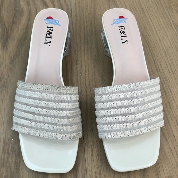 Light pink blush slip on sandals clear block heels size 6 cute vintage - Picture 2 of 6